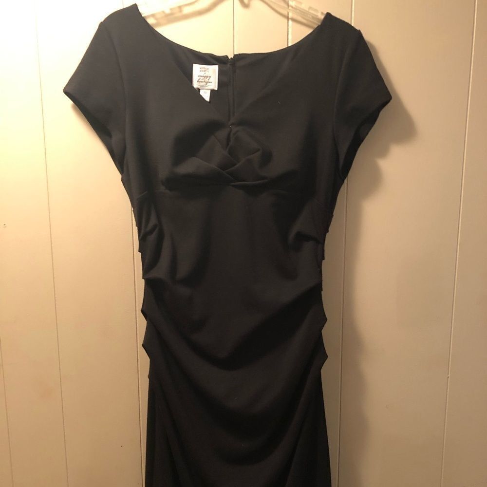 LBJ! Simple and elegant black dress - Picture 1 of 5